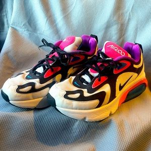 Nike Air Max 200 running sneaker size 5.5Y.